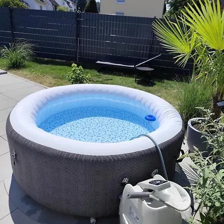 Mit Whirlpool, Sauna, Garten & Terrasse Apartment *